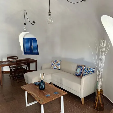 “una Rotonda Sul Mare “ Scoglitti